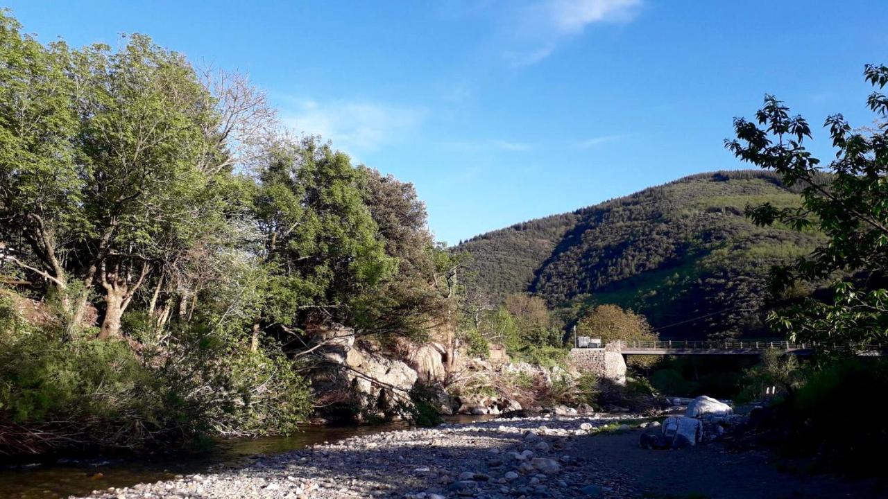 Le Moulin D'Arcas. Acomodação com café da manhã Prémian Exterior foto